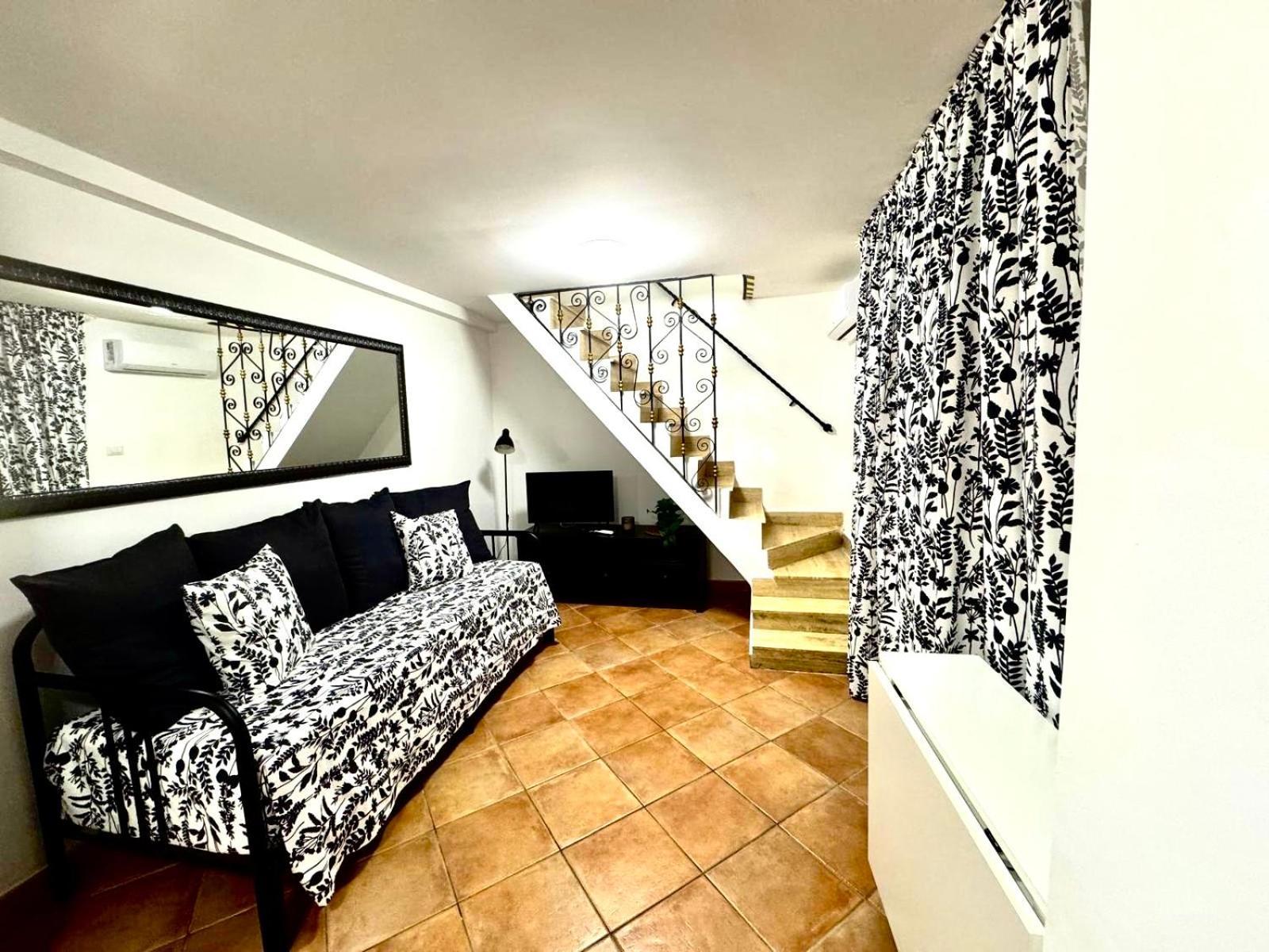 Machiavelli House Apartment *